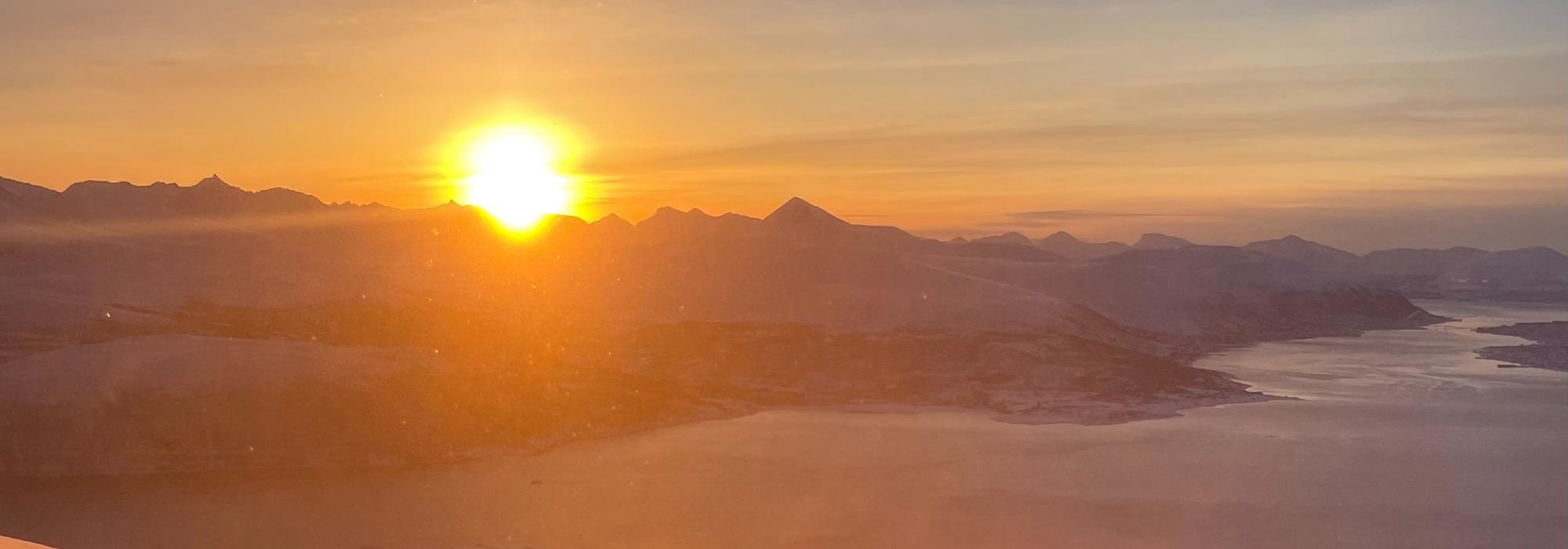 DNT Fjellsport Troms - Velkommen til sola fra Ullstinden