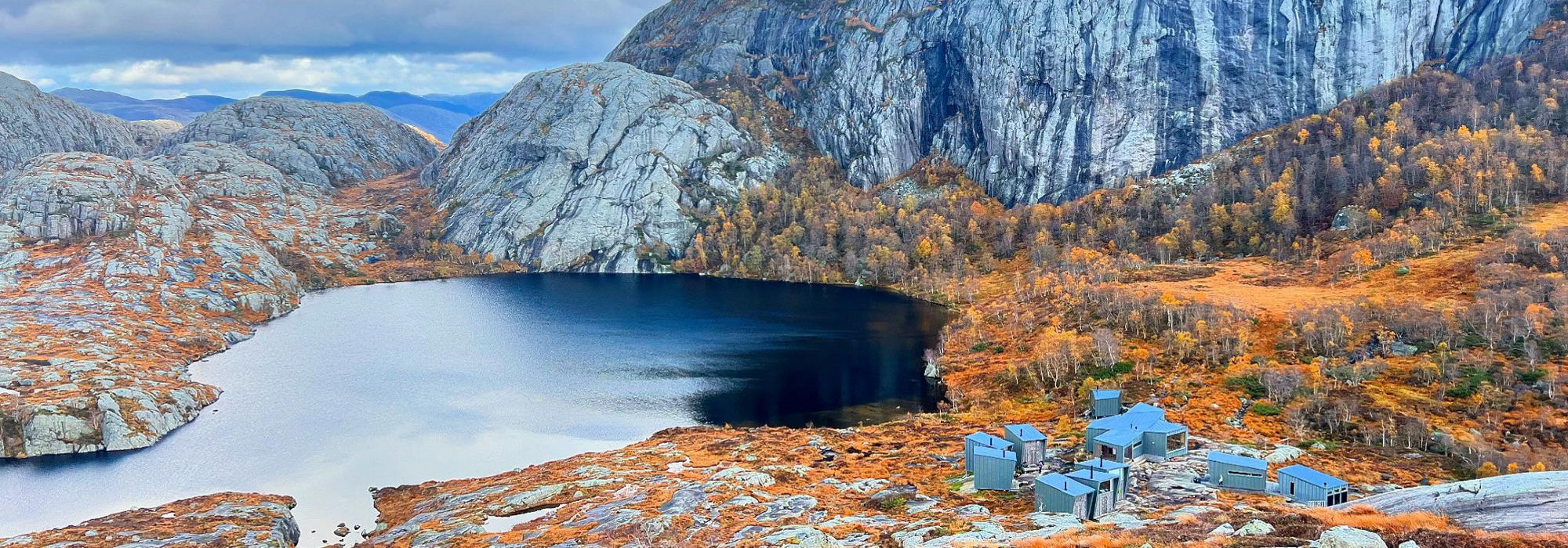 FJELLTUR MED VINKURS PÅ SKÅPET