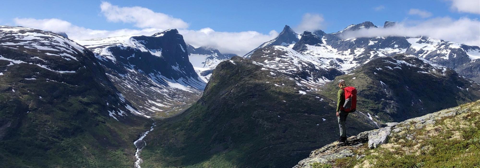 Fra Gjende ned frodige Utladalen - Jotunheimen (vs25)