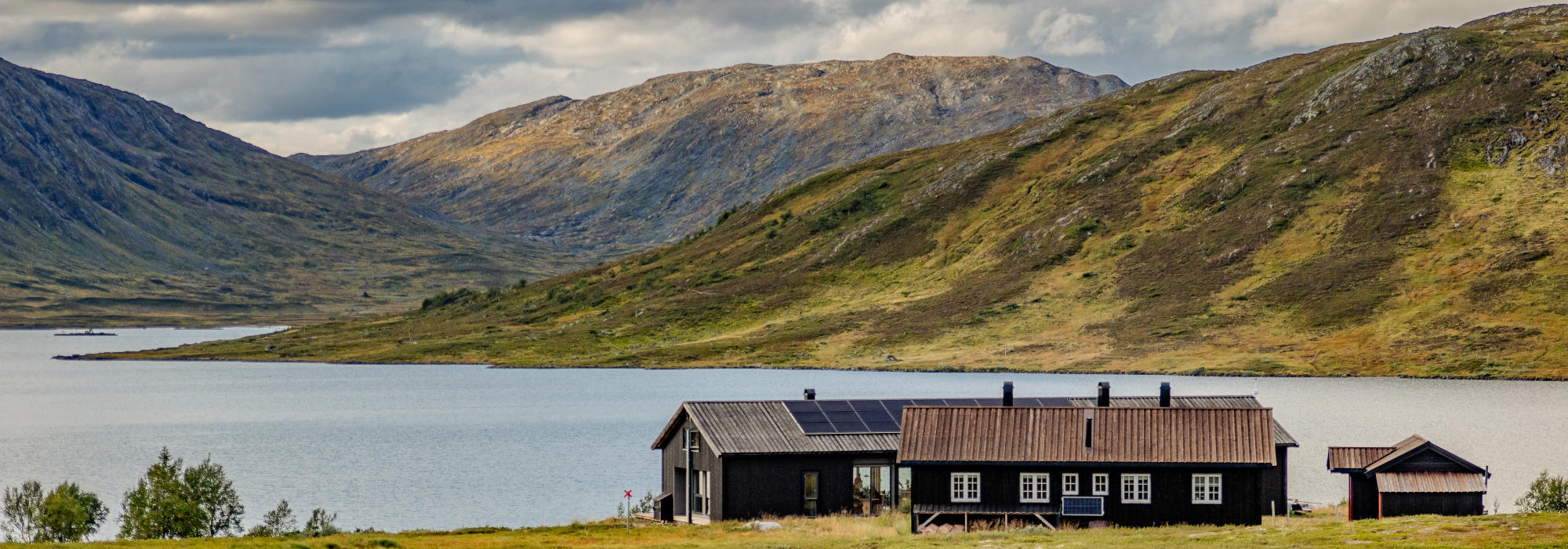 Ramsjøhytta med Fongen i sikte
