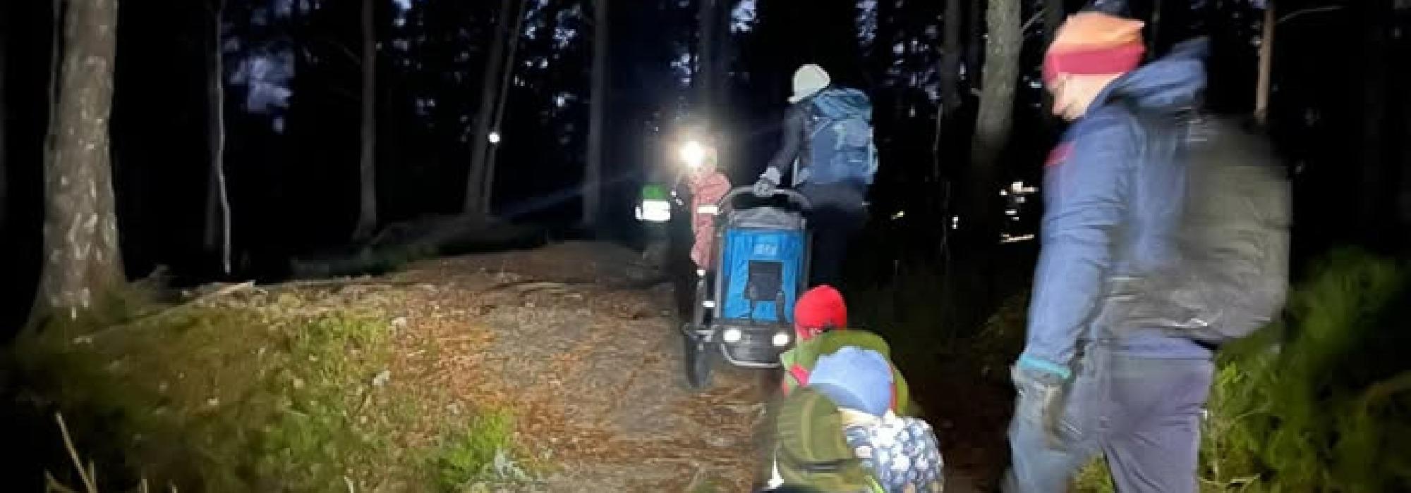 Barnas Turlag Østensjø -  Reflekstur med bål