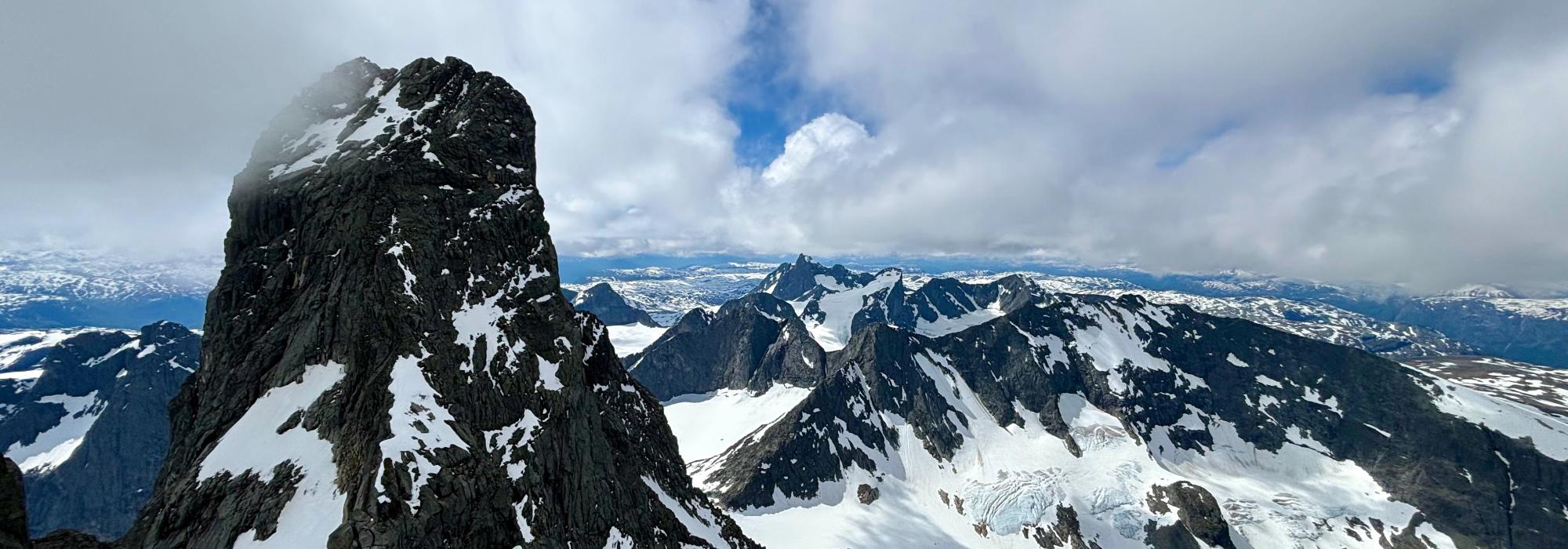 Fjellsportkveld: foredrag om Slingsby og historiske klatrekvinner (FJ26)