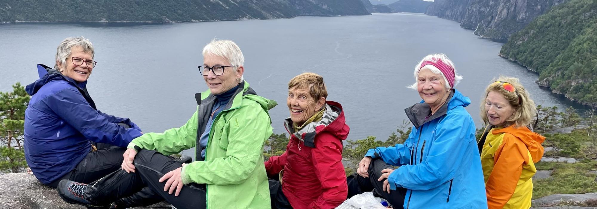 Forsommertur til Sundmorkvatn turisthytte og Bakken gård