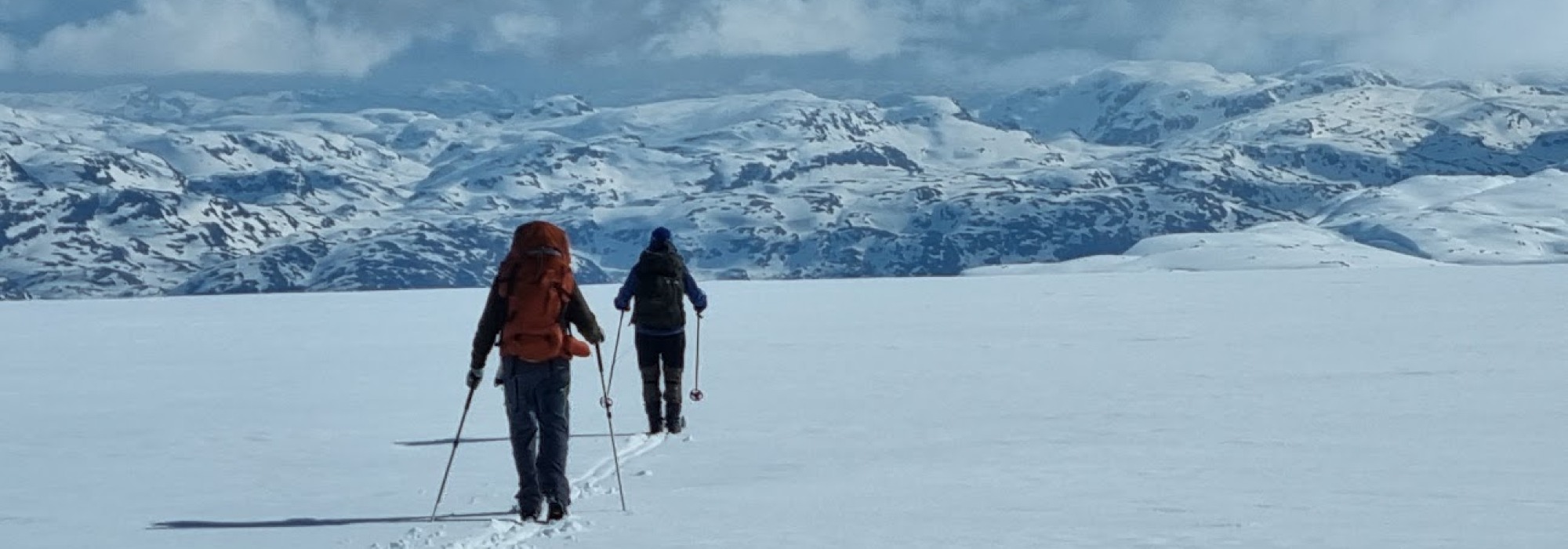 Vårskitur over Folgefonna fra Markjelken via Holmaskjer til Eikemo ved Åkrafjorden