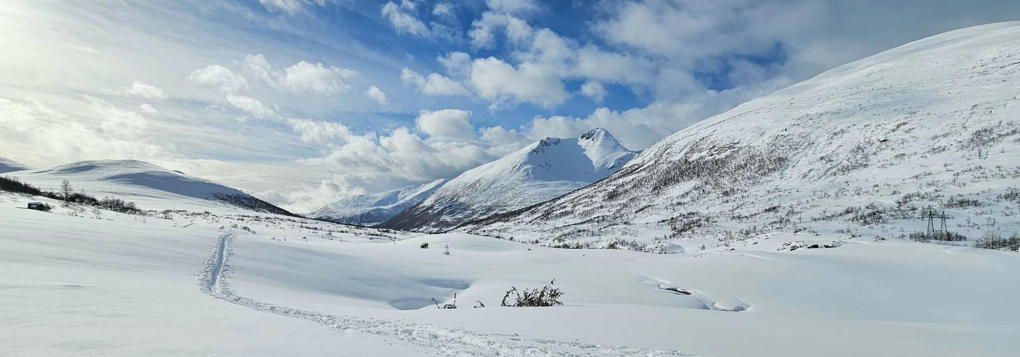 Eventyr i Ljøsådalen - overnatting i snøhule og telt