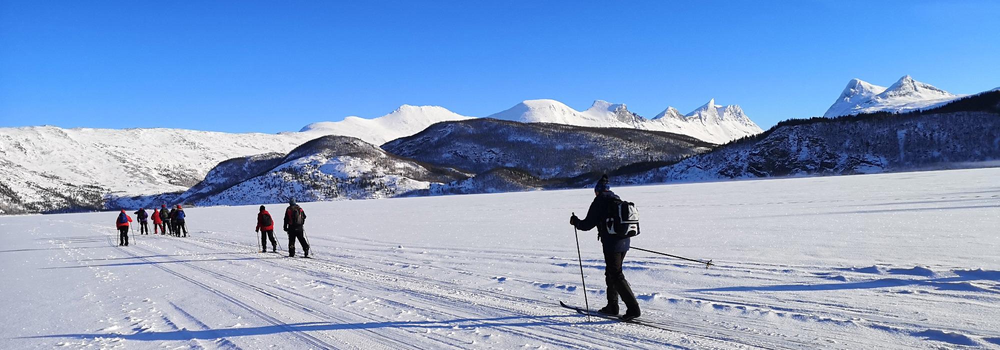 Seniortur: Skitur Valnesvatnet – Falkflågdalen - Isvika