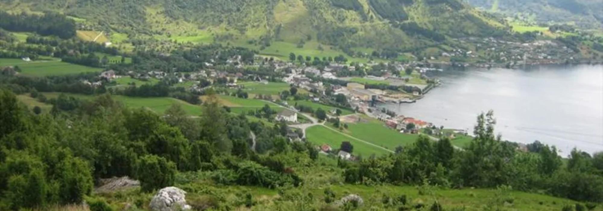 TORSDAGSTUR til Rosendal:  Skjethaug  og turhytta