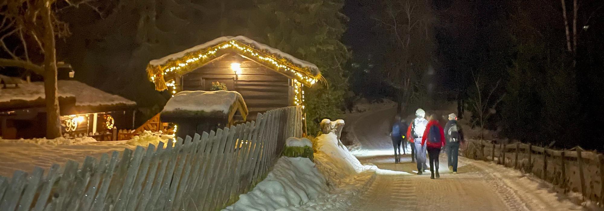 Førjulstur med hodelykt, utsikt og pepperkaker