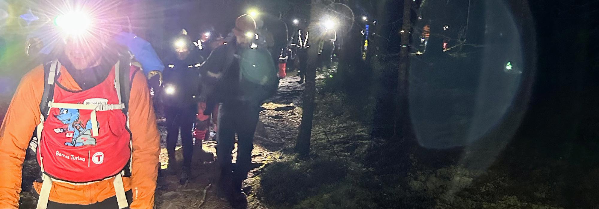 Middag på bål og refleksløype med Barnas Turlag Lørenskog