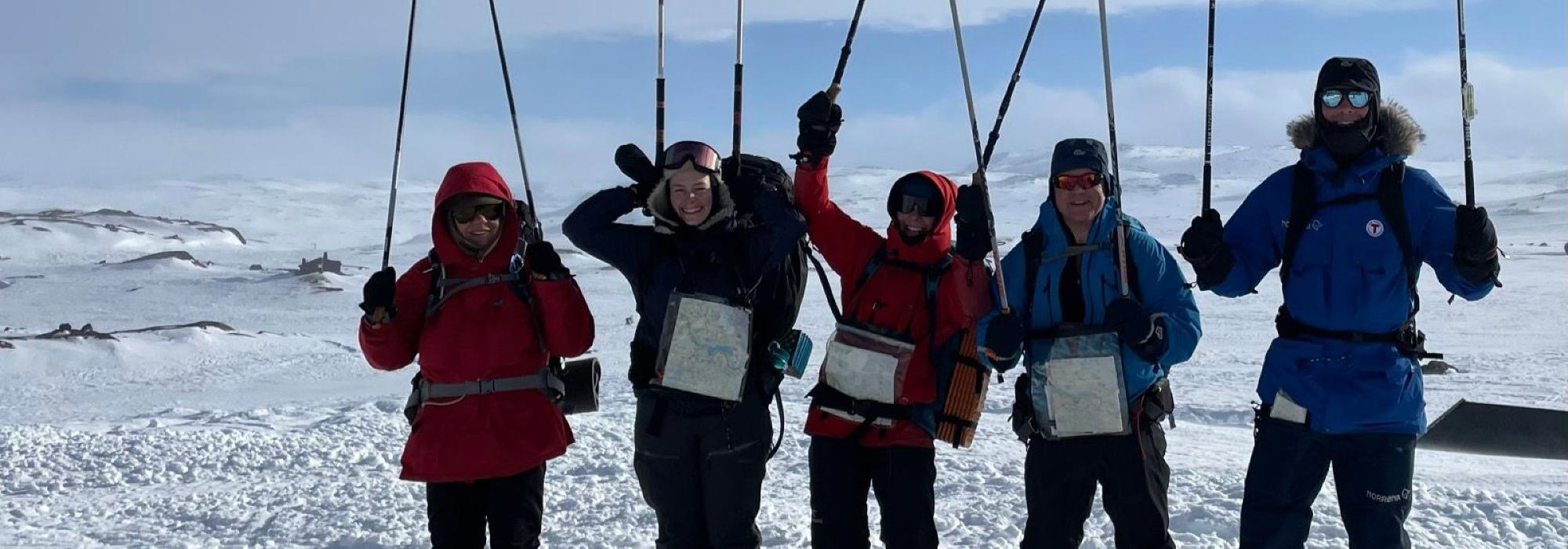 På ski mot sola gjennom Tafjordfjella