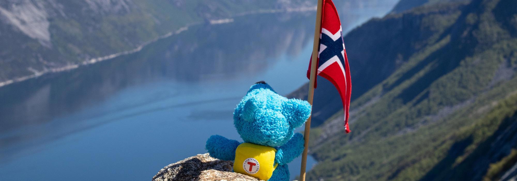 Bli med til Eventyrlige Skåpet og Flørli