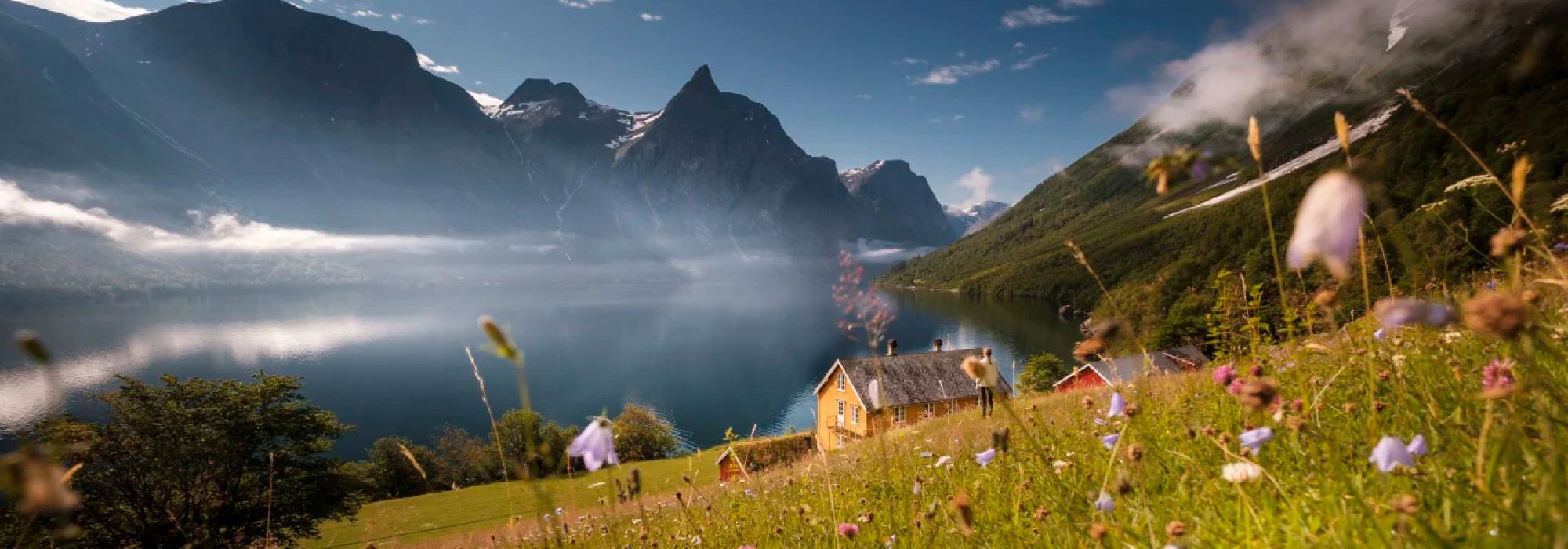 Hytte til hytte gjennom Romsdalsfjella - En reise i fantastisk fjellandskap!