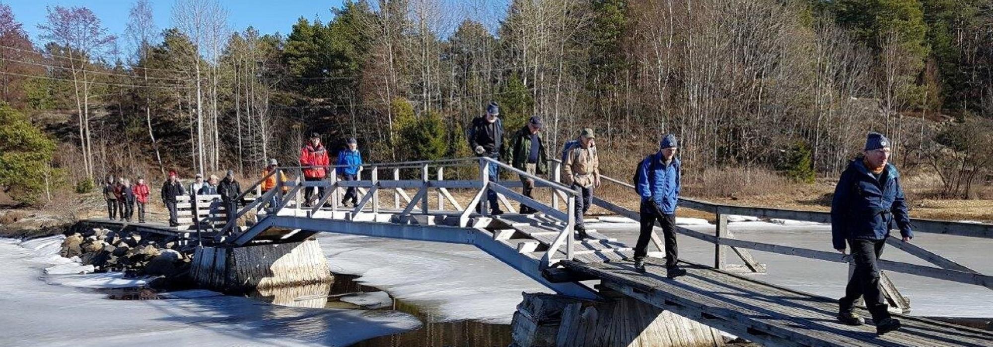 Bli med dag m/ rusletur og kino i Bø