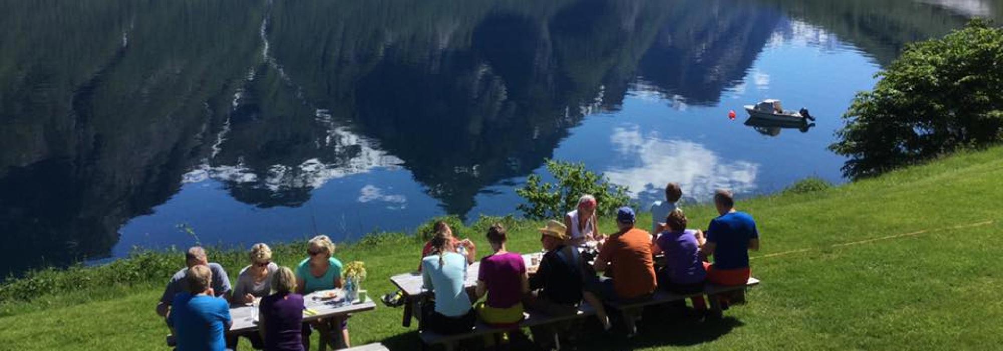 Mathelg på Hoemsbu - Tradisjonsmat og enkel festmat