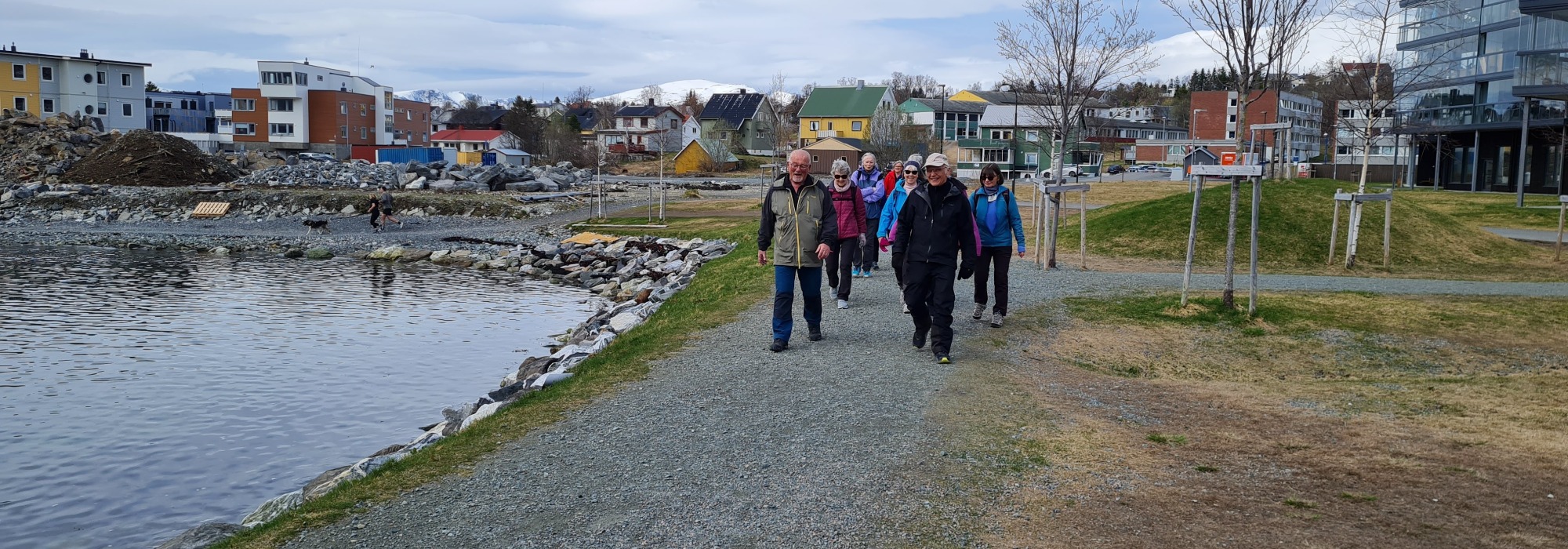 DNT senior Troms -Folkeparken langs sjøen til Sentrum 17.mars