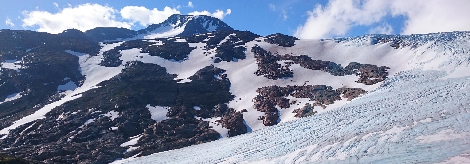 Topptur til Nord-Norges høyeste fjell - Oksskolten