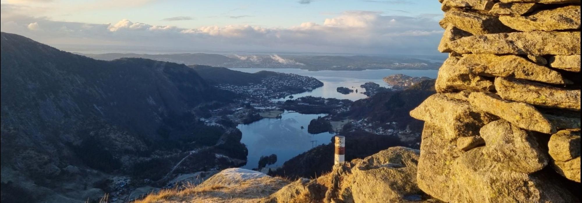 Vikinghytta og Ulskebjørnen frå Hjortland 14. juni