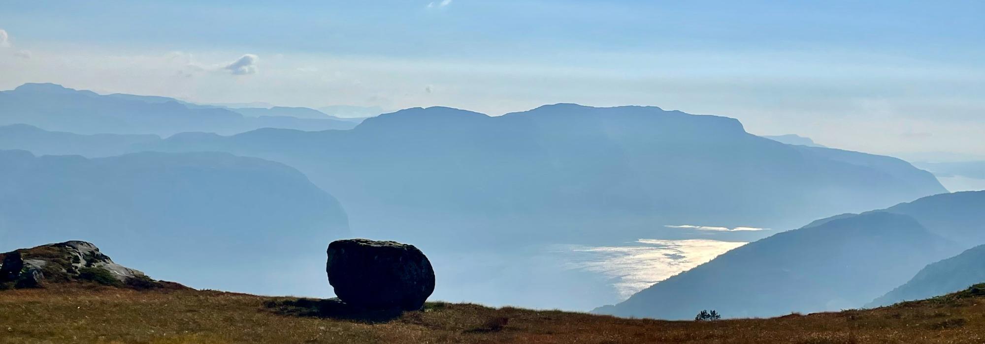 Frå Fjellbergskaret til Ramslia, Jøsenfjorden