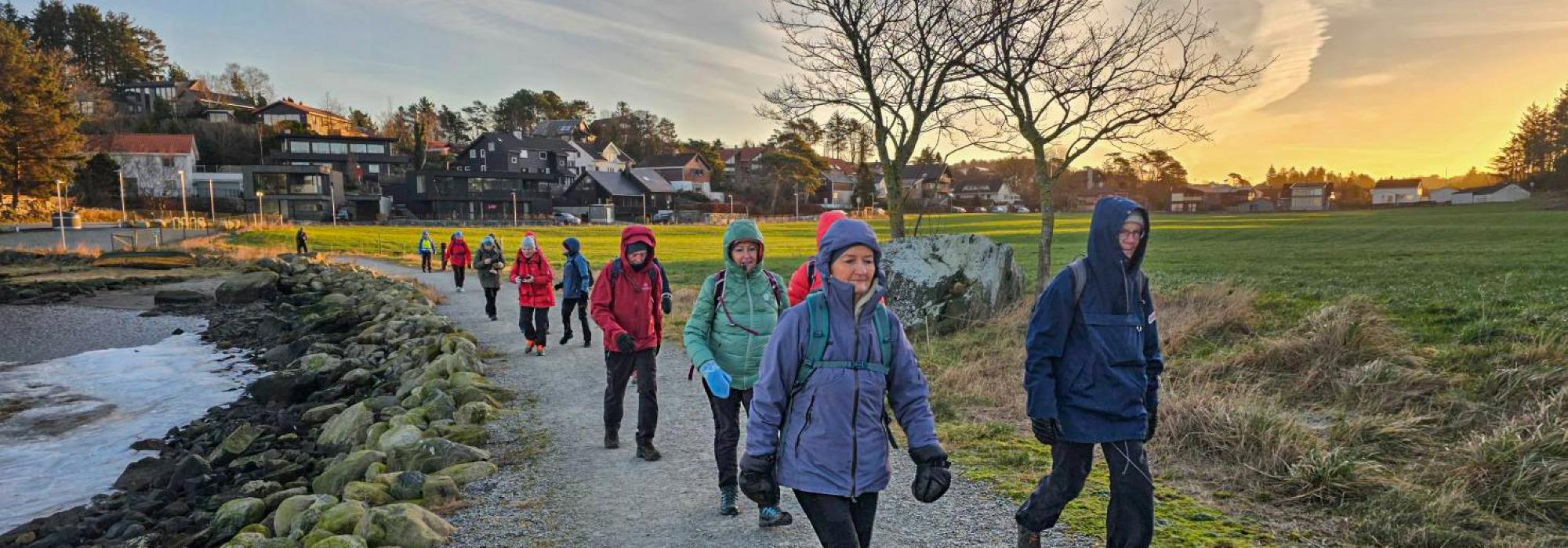 Tur med historie, med Sola turlag