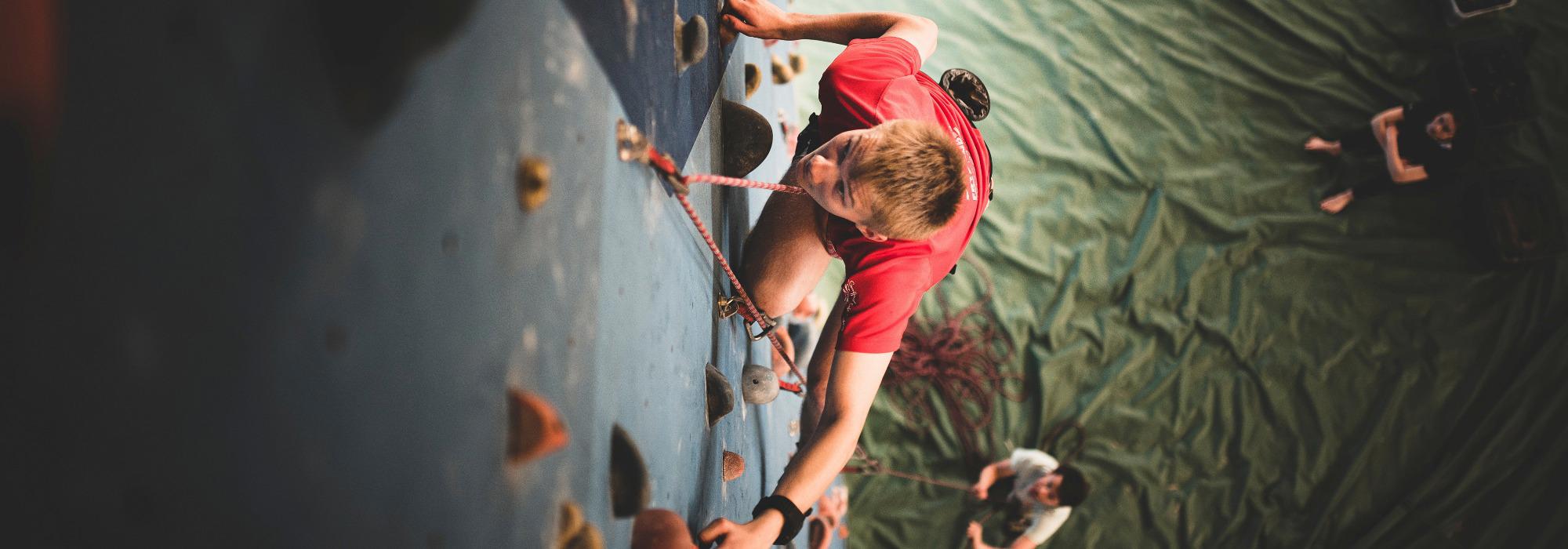 Tirsdagsklatring på Gneis med DNT ung Asker (16-30 år)