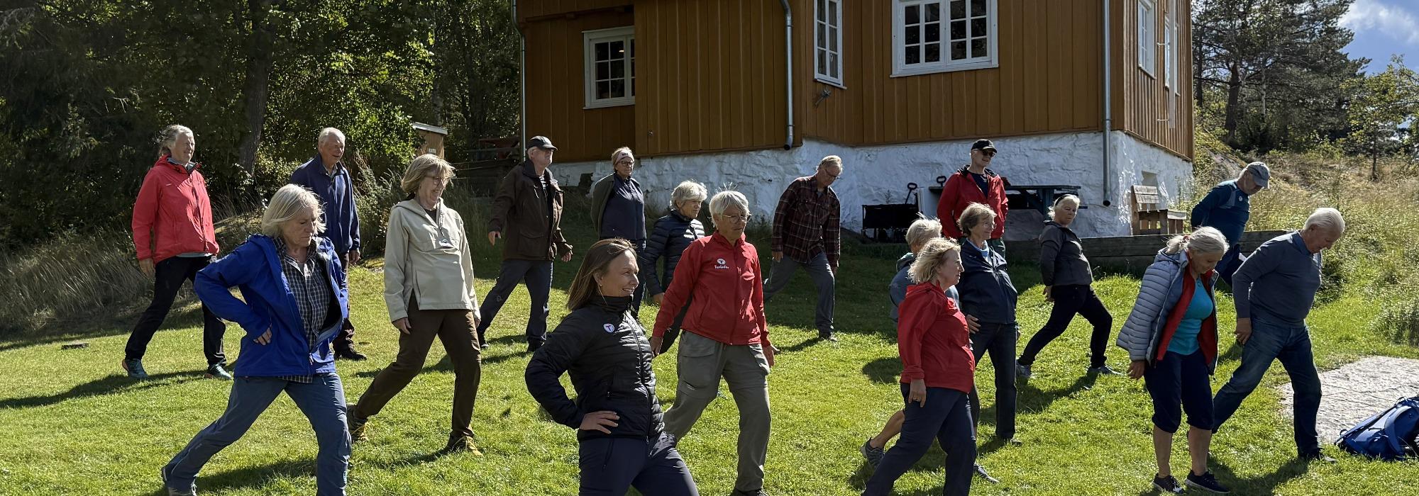 Friluftsyoga på Bekkensten