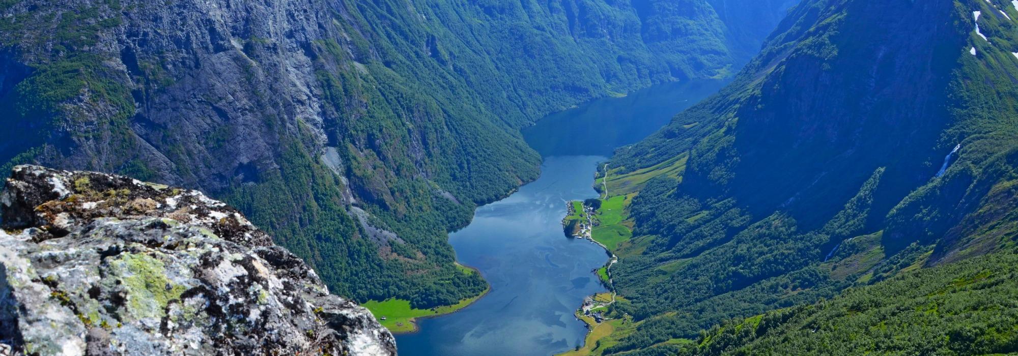 Kajakk og fottur i Nærøyfjorden
