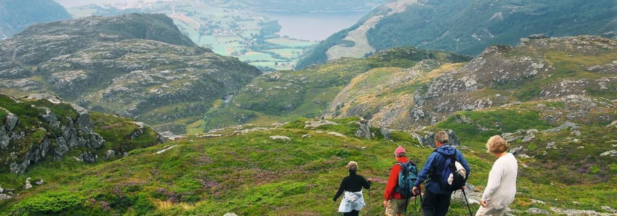 Søndagstur 10. mai: Over Tofjellet fra Bjødnabu i Hjelmelandsheiane