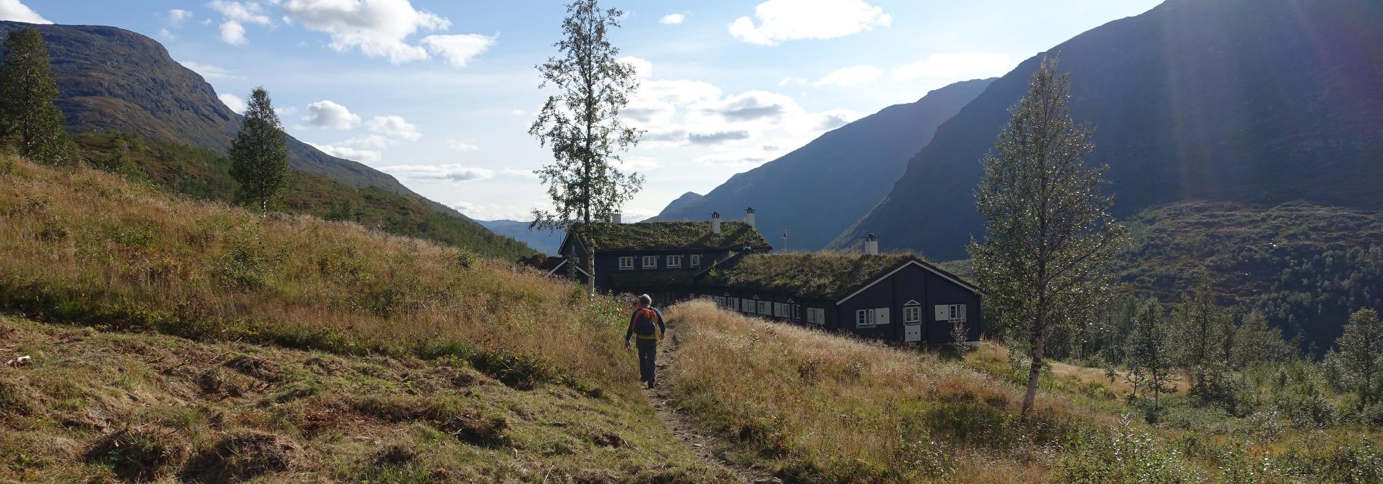 Overnattingstur til Skogadalsbøen