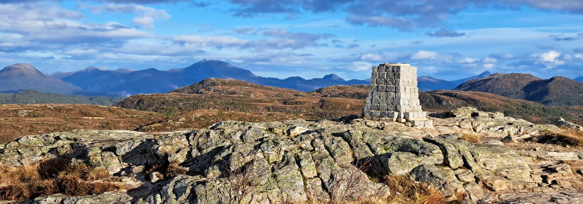 Seniortur: Rundtur på Emblemsfjellet