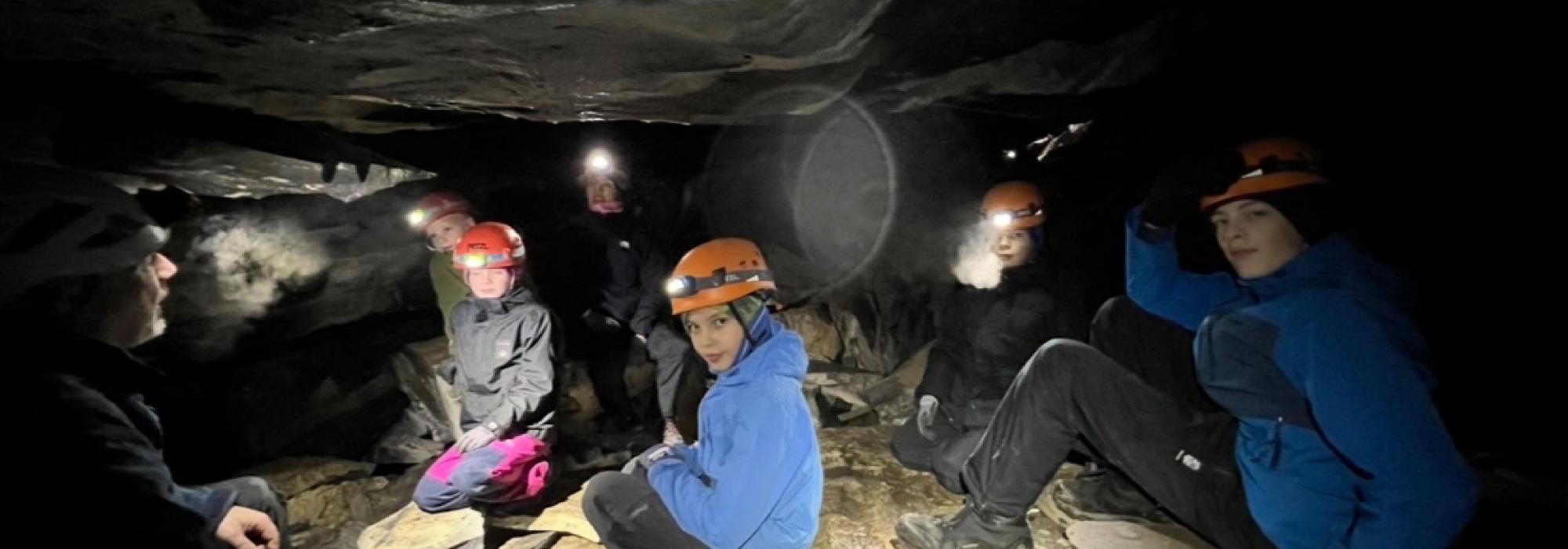 Barnas Turlag Senja inviterer til tur i Sagelvas grotter
