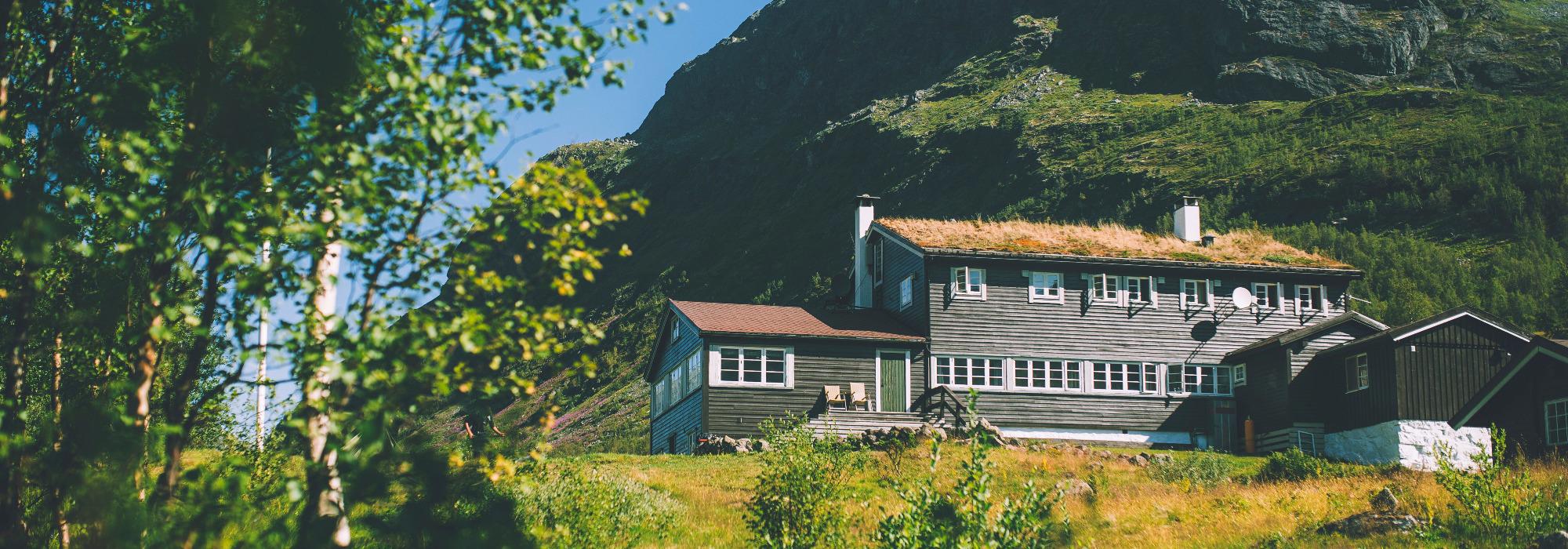 Tur frå Turtagrø-Skogadalsbøen-Friken-Årdal (Topptrimmen)