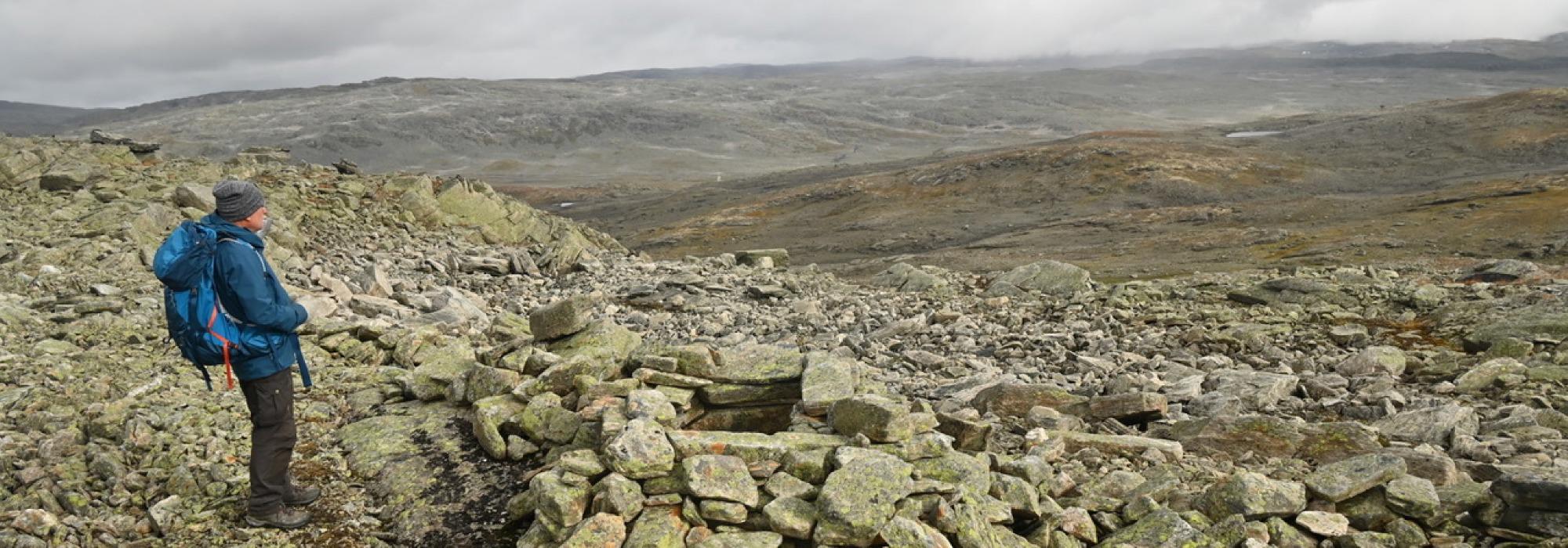 Sundagstur: Gamle fangstanlegg på Aurlandsfjellet
