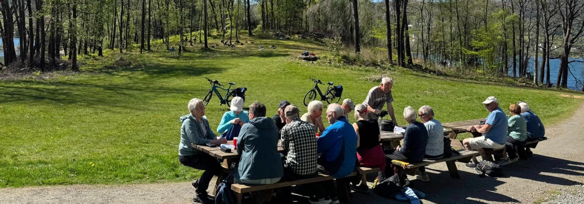 Bålkaffi i paviljongen på Osnes