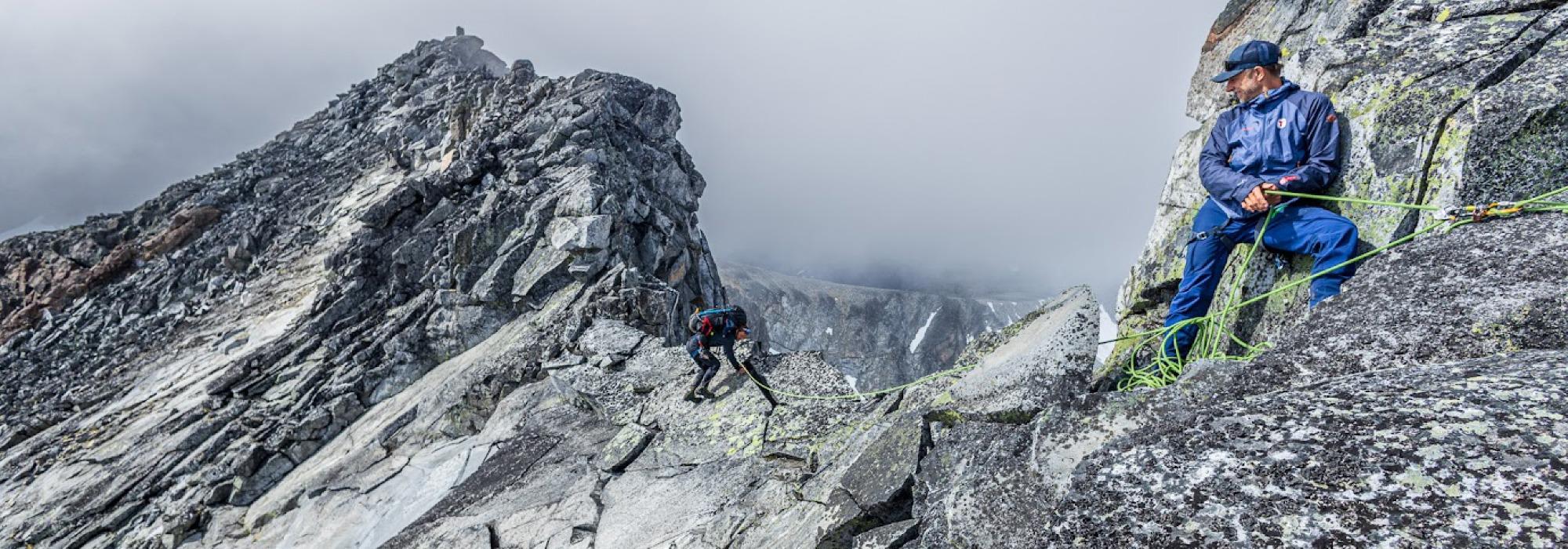 Tinderangling rundt Hellstugubrean