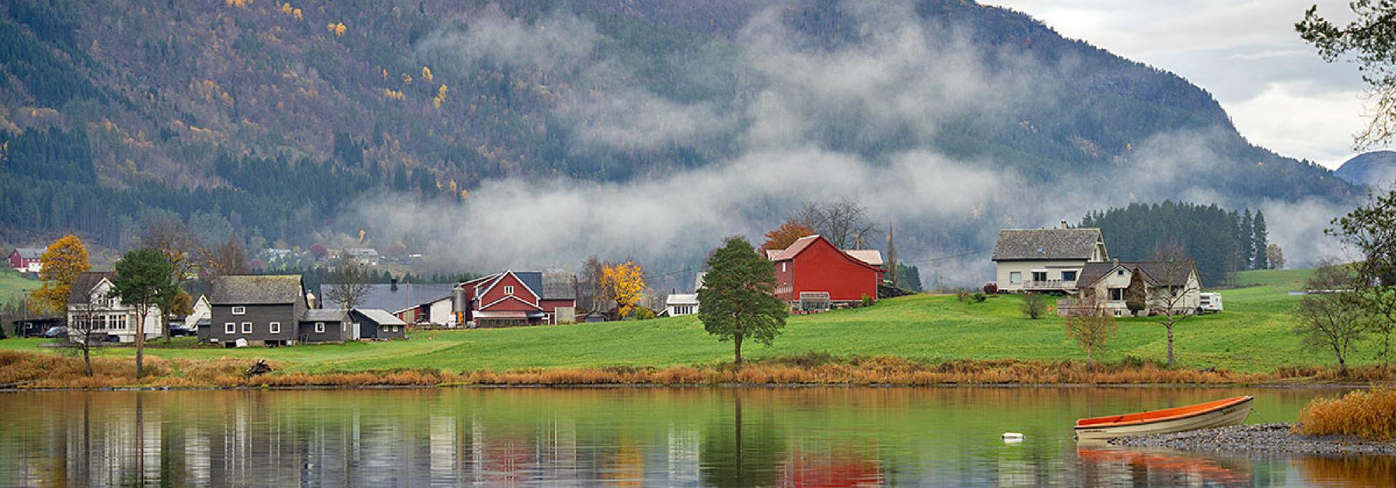 Kveldstur: Lundarvatnet rundt