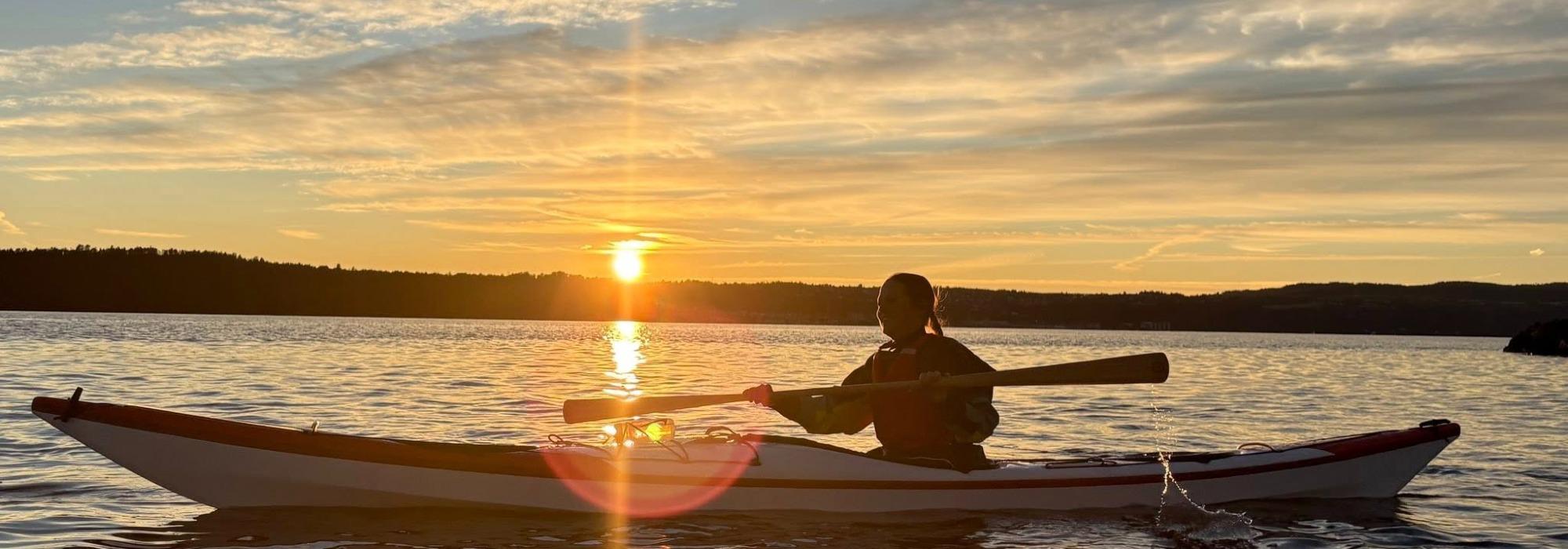 PADLING: Tirsdagstur i kajakk