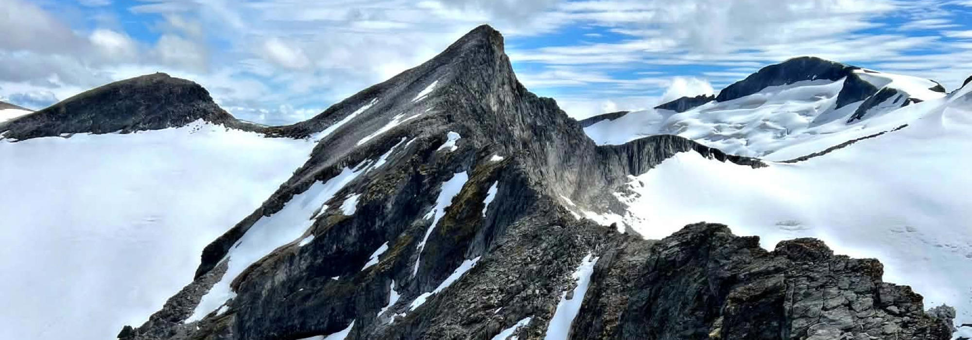 Middagnibba 1630 i Holedalen (dag 1 toppturhelg Sunnylven/Norangsdalen)