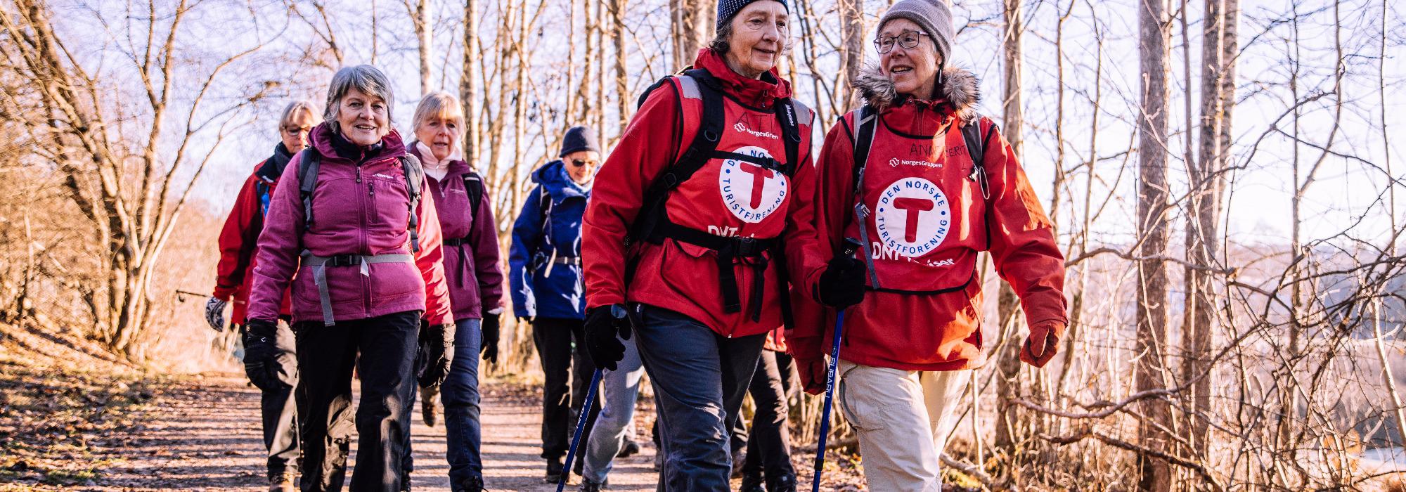Nærturgruppa på Bogstad på tur til Fornebu