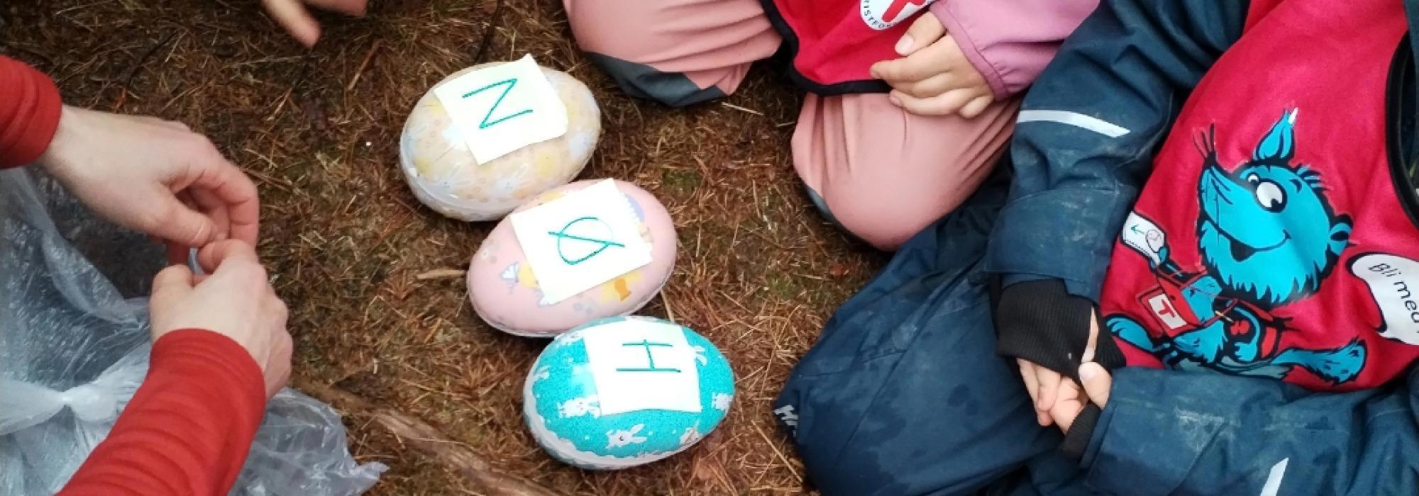 Påskeeggejakt i Speiderskogen