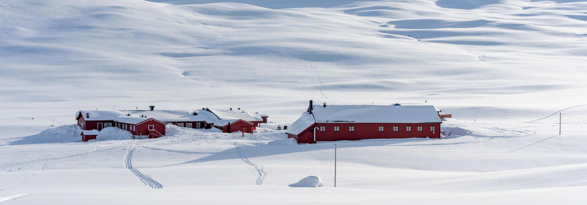 Toppturhelg på Fondsbu med tur til Uranostind på ski – i Slingsbys fotspor