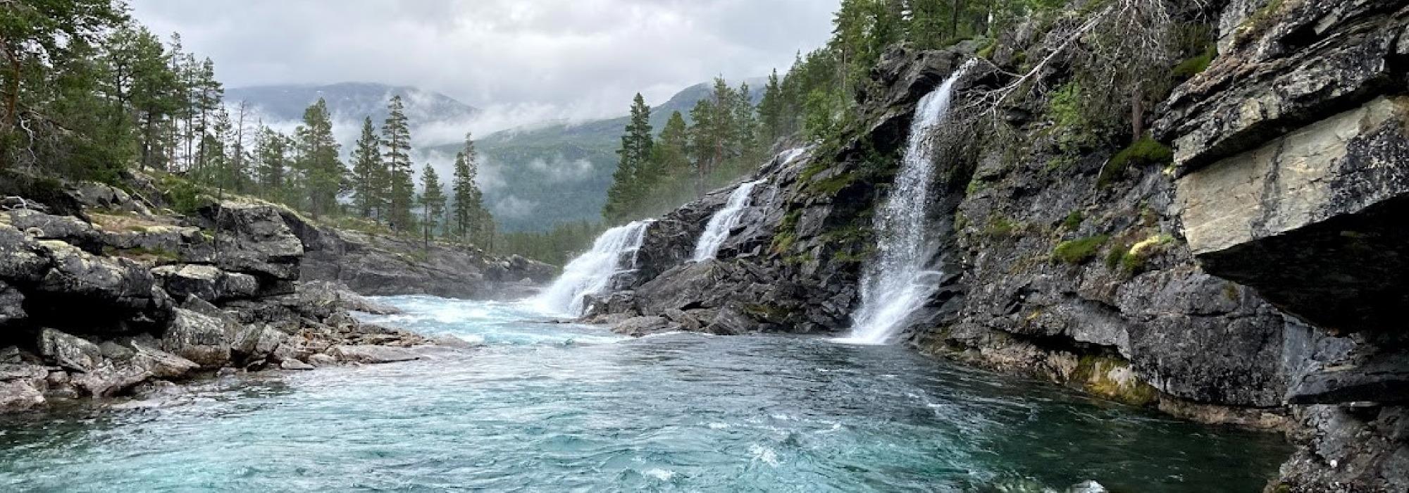 Seniortur til Brøste langs elva