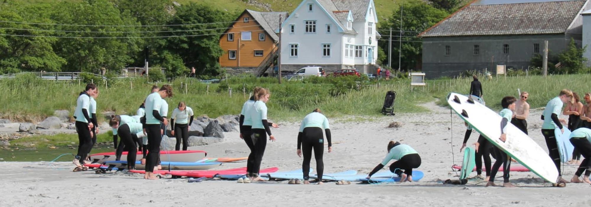 DNT ung: Surfecamp i Hoddevik
