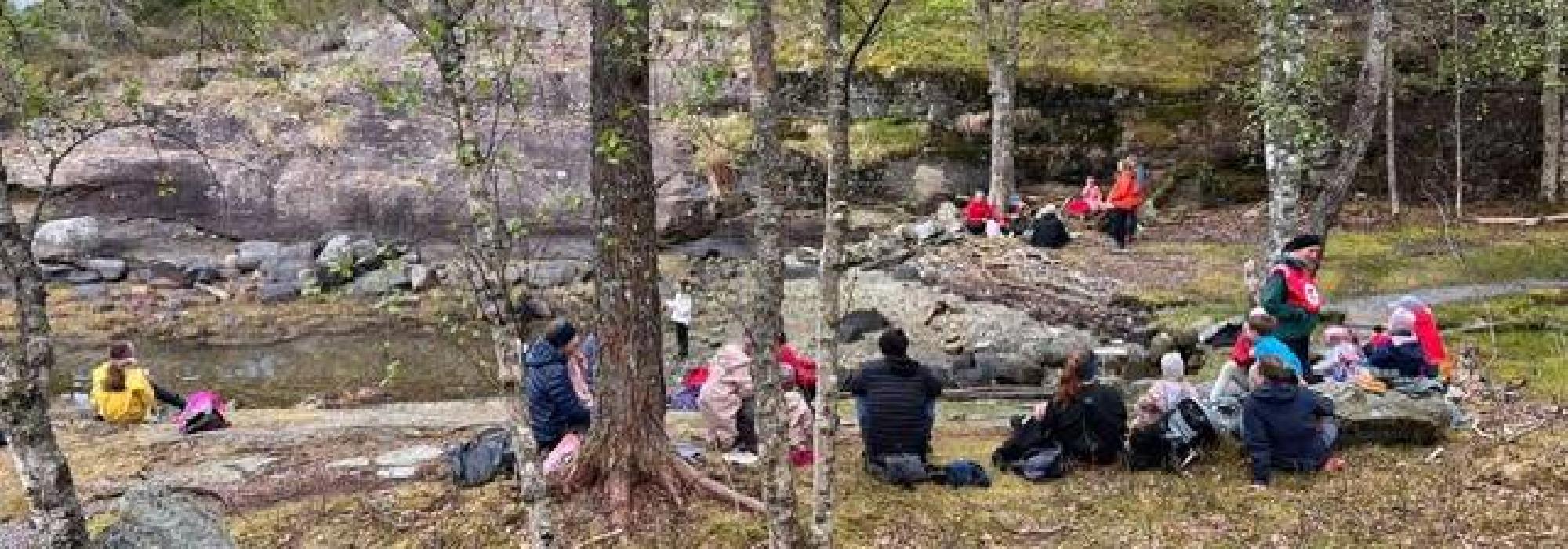 Småbornas turlag: Kveldsmattur rundt Stekka