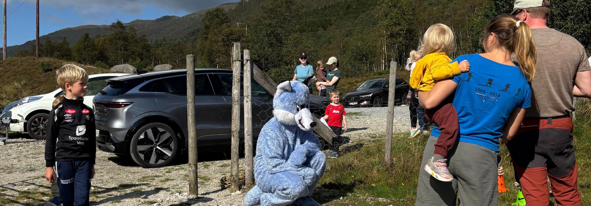 Kom deg ut-dagen med barnas turlag Kvinnherad på Holmen i Dimmelsvik