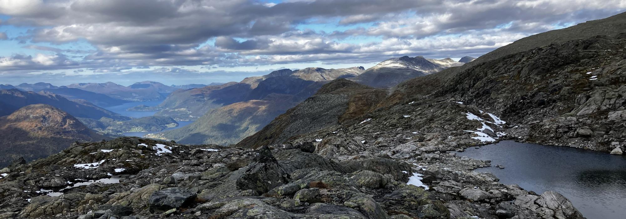 Gjugra via Høgenibba