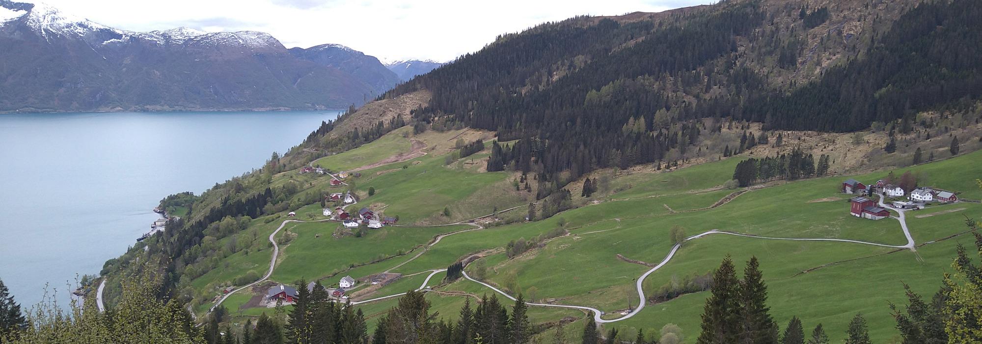Tur over Bergefjell til Larsgarden Tunhotell