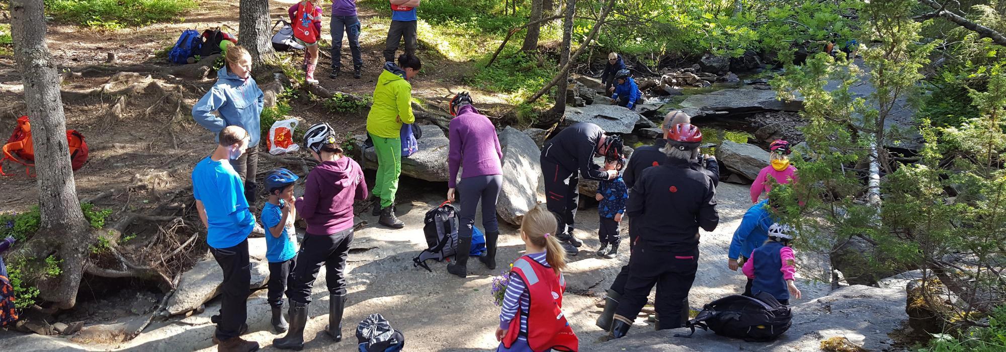 Barnas Turlag - Tur til Kalkgrottene på Skrim