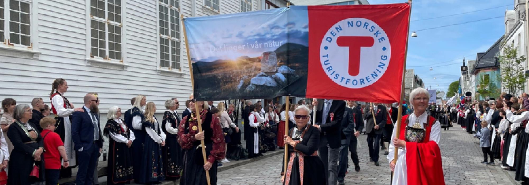 Haugesund Turistforening i Folketoget 17. mai