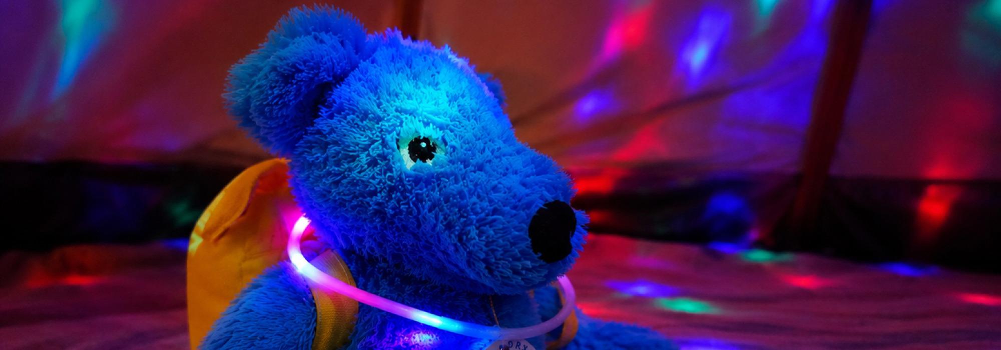 Kveldsmattur med ansiktsmaling og disco for småbarnsfamilier