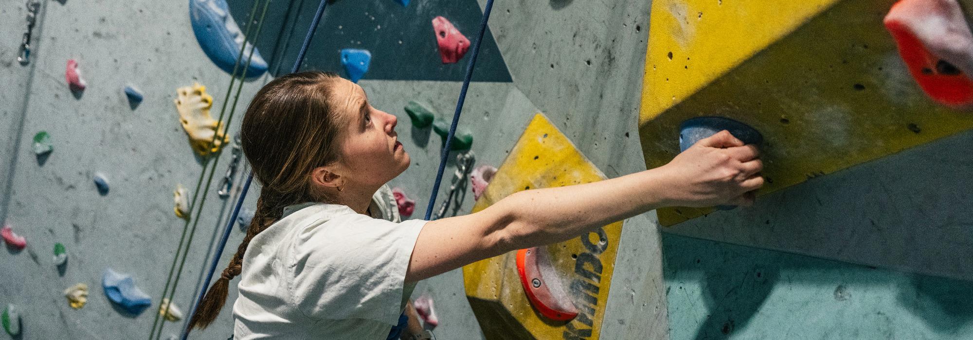Tirsdagsklatring på Gneis med DNT ung Asker (16-30 år)